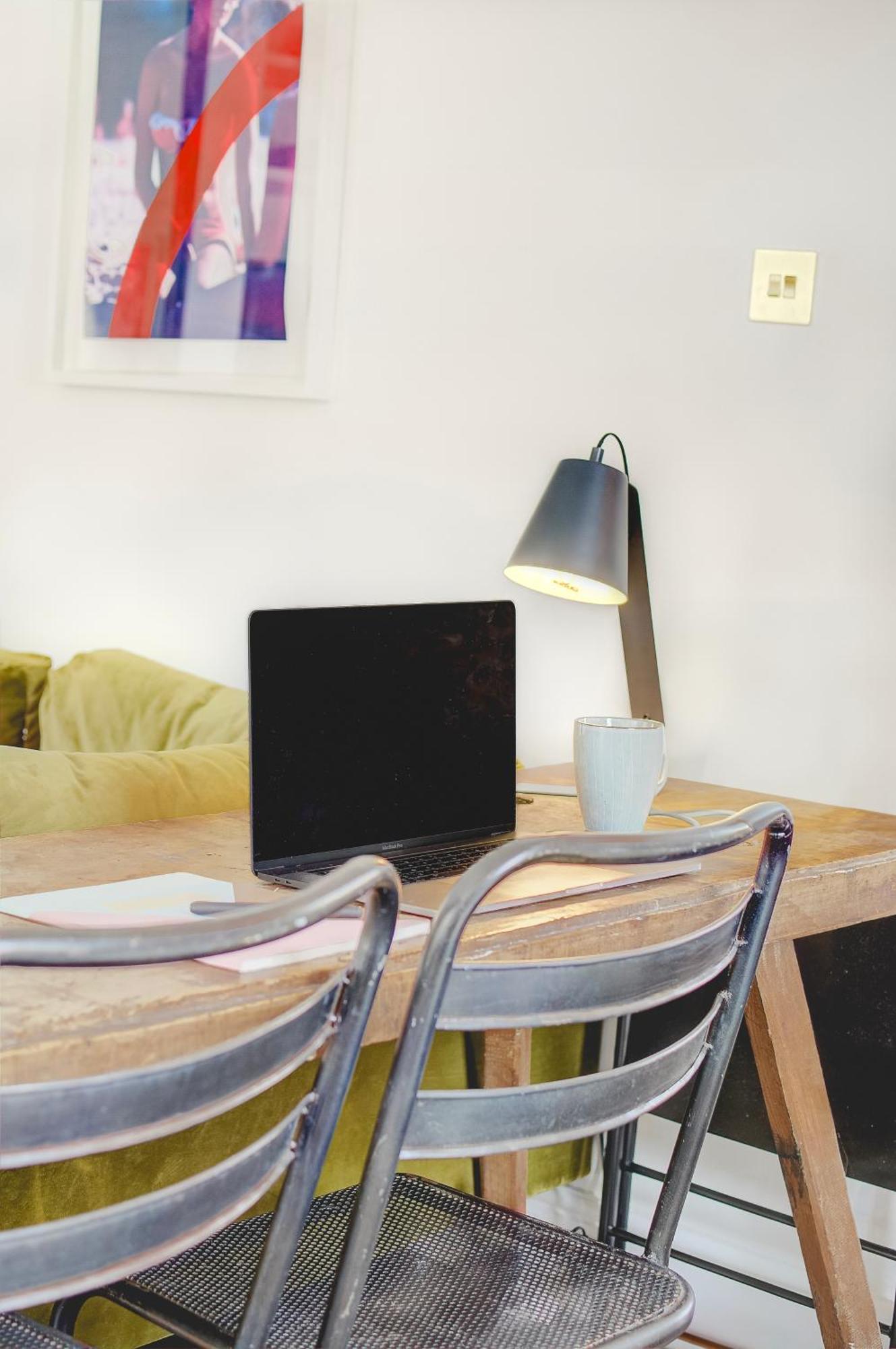 Stylish Flat In Shoreditch, Private Roof Terrace * Londra